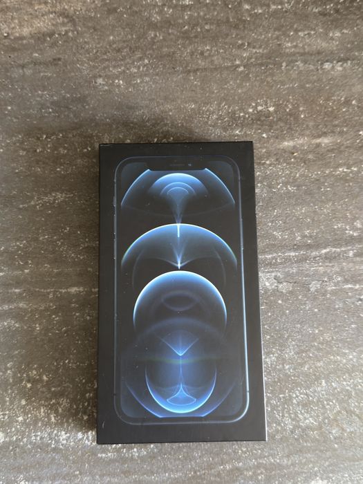 iPhone 12 pro синий