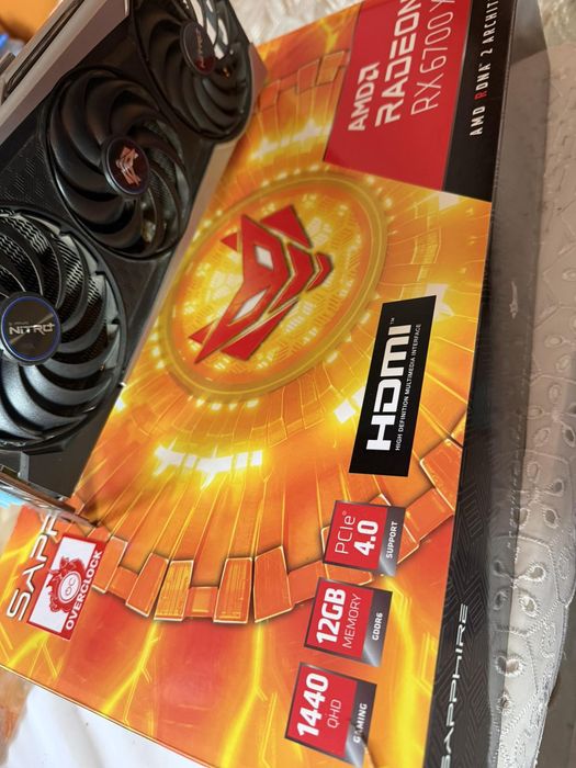 Продавам Видеокарти AMD RADEON RX 6700 XT И RX 6800 XT – 6 БРОЯ!