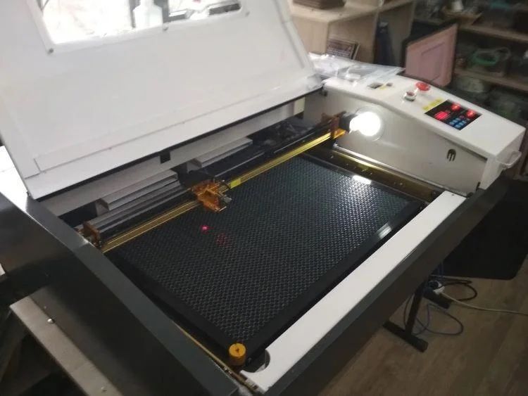 Лазерный станок 60*40cm М2 60W