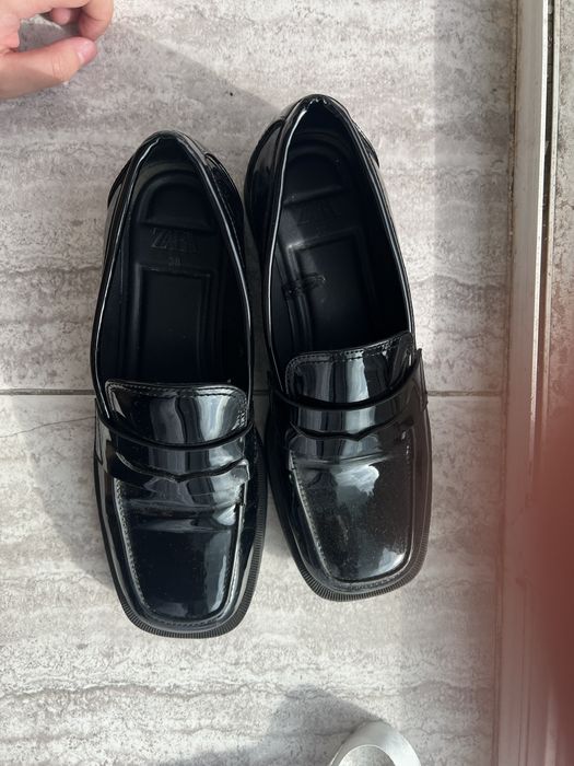 Продам лоферы Zara