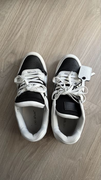 Vand Off-White OOO