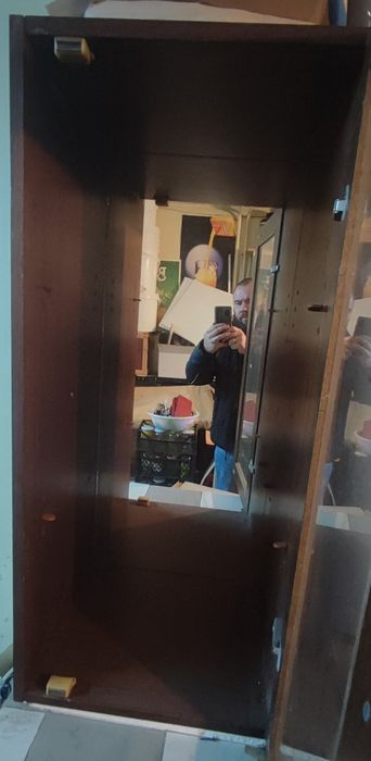 Шкаф с огледален гръб