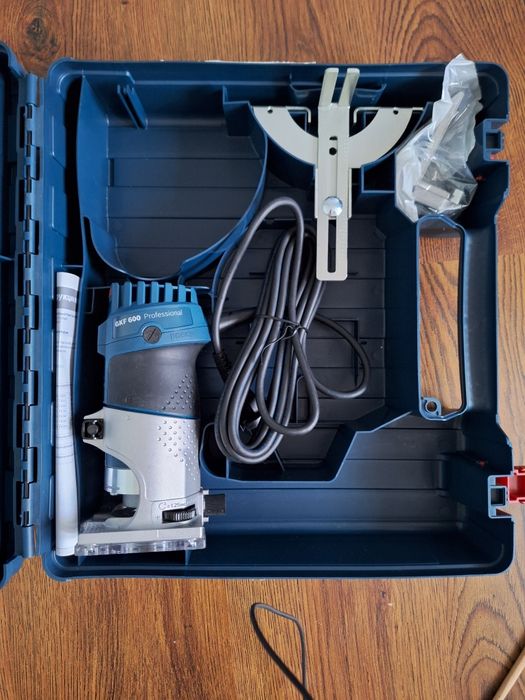 Нова оберфреза и накрайници. Bosch professional