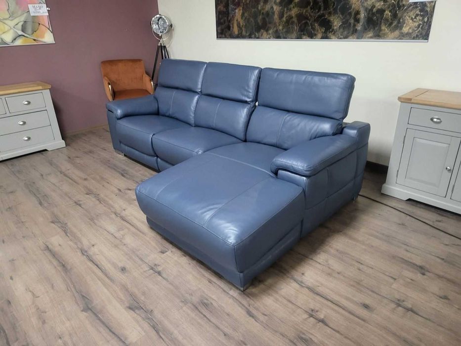 Син кожен ъглов диван Laurence с електрически релакс механизъм