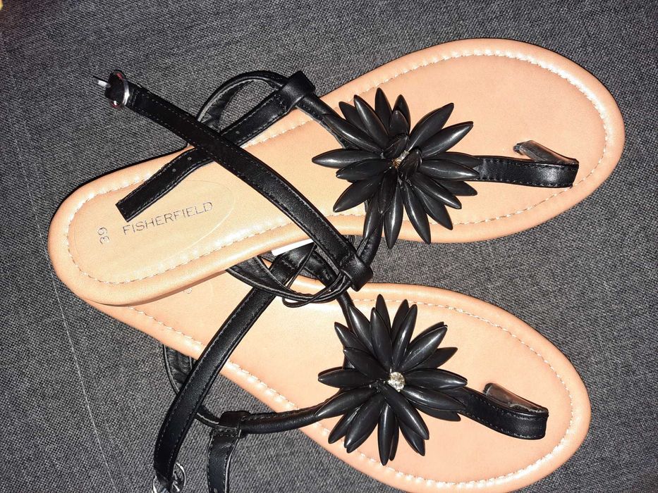 Sandale negre cu floare noi masura 39