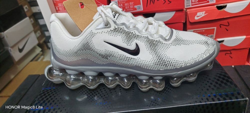 Nike air liquid max