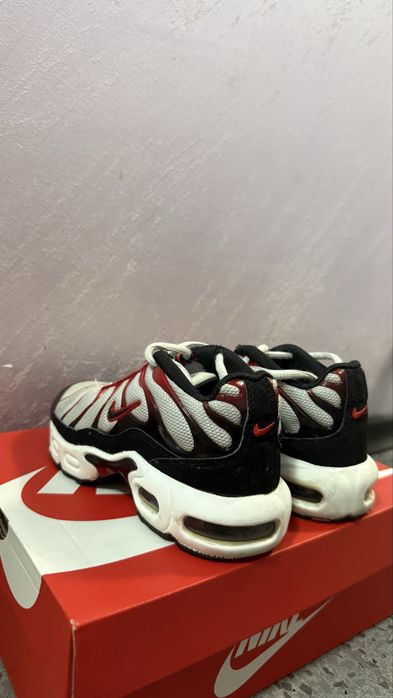 Nike TN  оригинални детски маратонки- 28