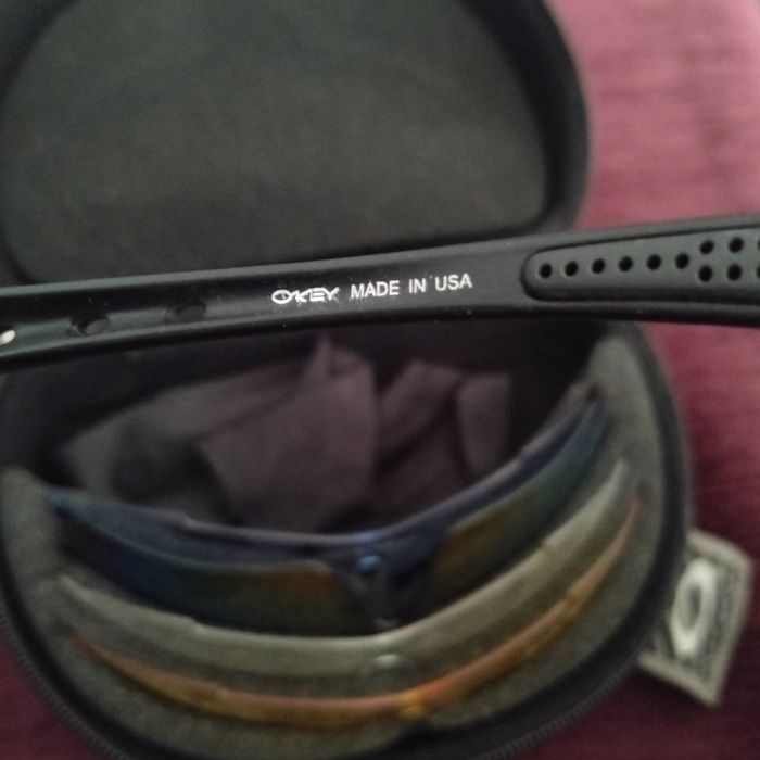 Продам очки солнцезащитные