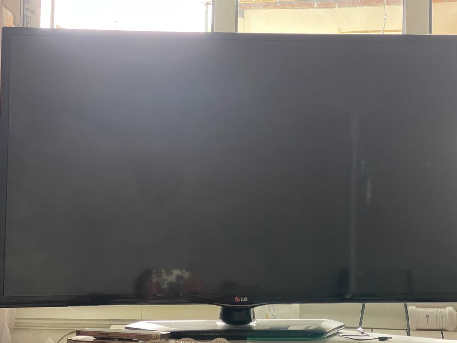 Телевизор LG своя