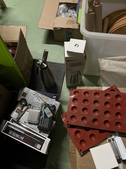 Посуда остатки после ресторана