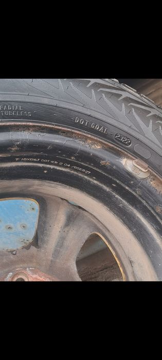 Продам комплект дисков с шинами