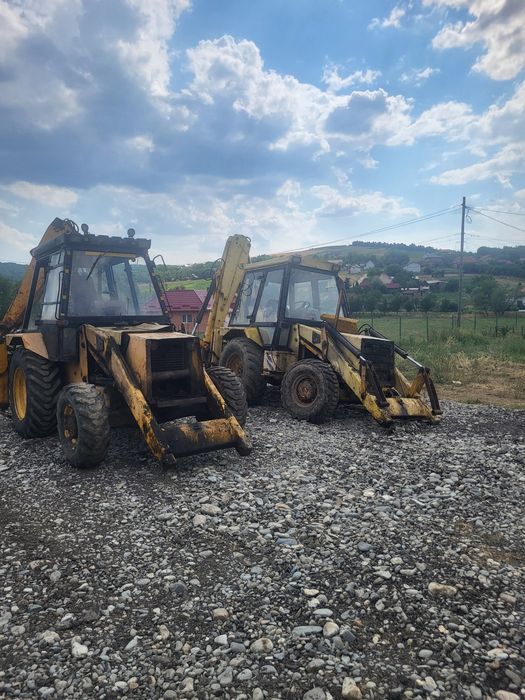 Dezmembrez buldoexcavator jcb