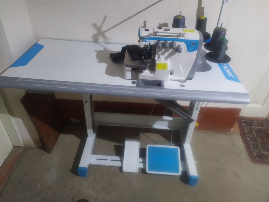 Продаются швейные маш. Jack A4 JackA2s  Jack A2s оверлог  E 3