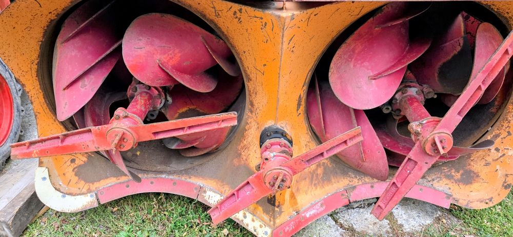 Роторен снегорин Мерцедес Унимог 4х4