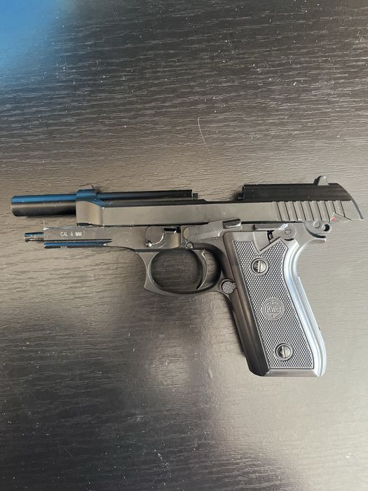 Replica Pistol Taurus PT92