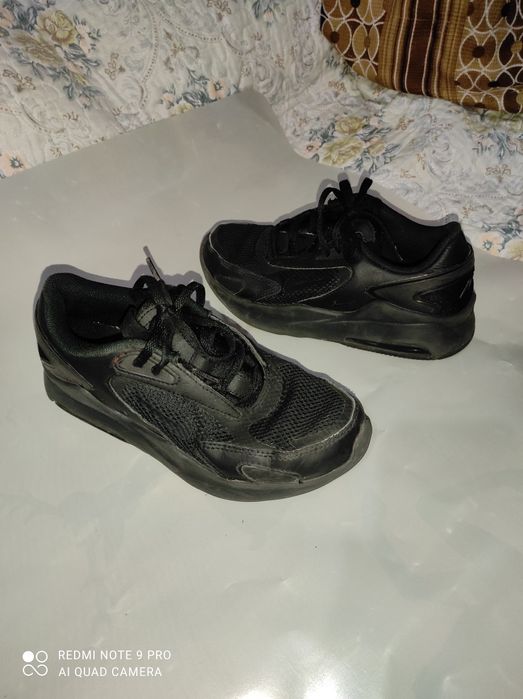 продаю кожаные  туфли и кроссовки на мальчика