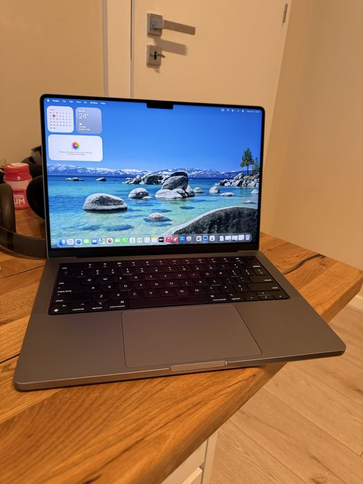 macbook pro m1 14 - Laptopuri oferte online | OLX.ro
