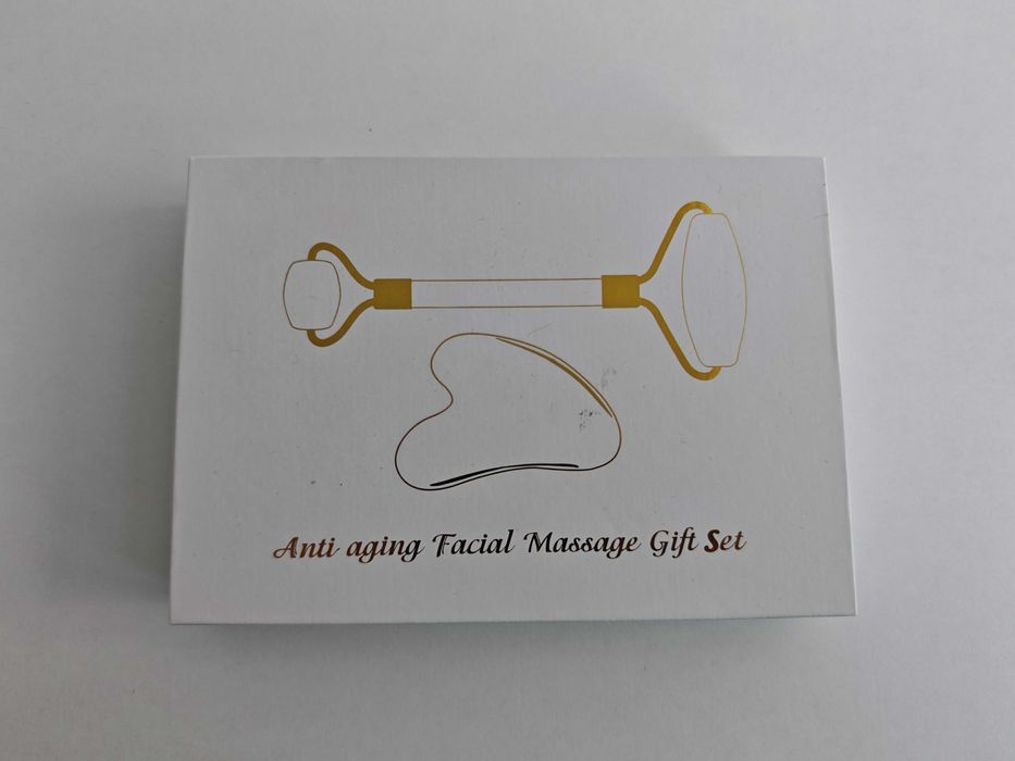 Козметичен комплект за масаж на лице (ролер и гуа ша) с кварц