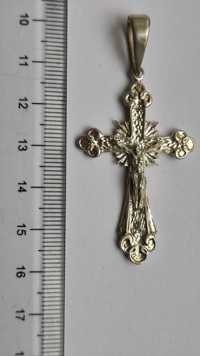 Красивый серебряный православный крест