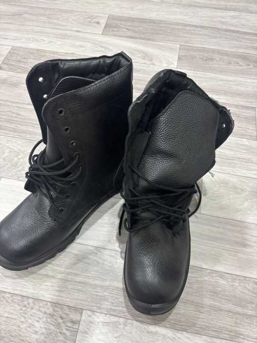 Продаю  продаю берцы