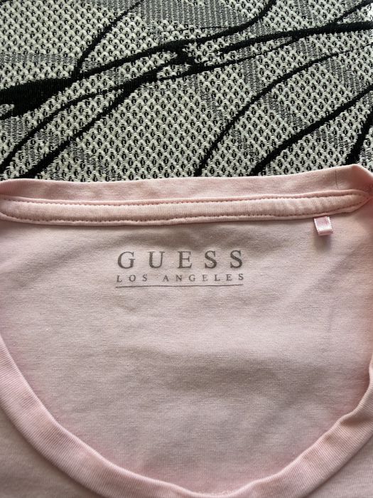 Розова тениска Guess