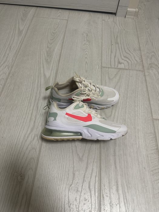 Дамски маратонки Nike 270