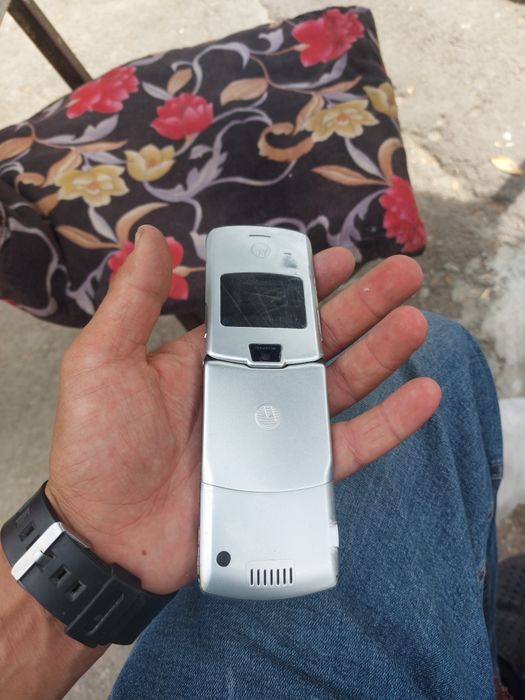 Motorola V3 imeka registratsa bogan