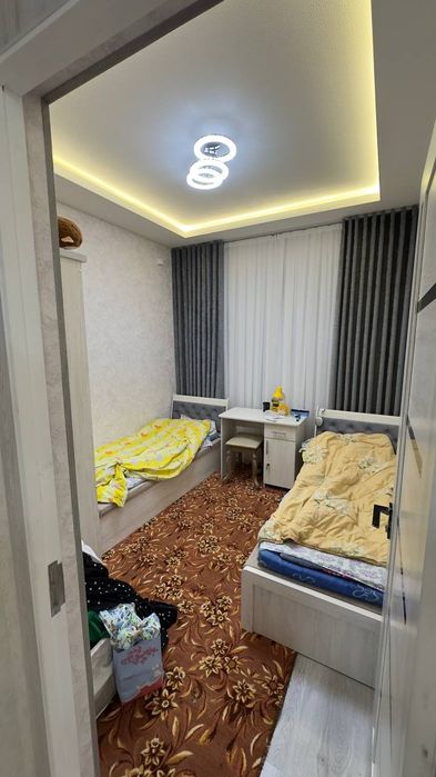 Uy sotiladi katedj 2 qavatli honabod