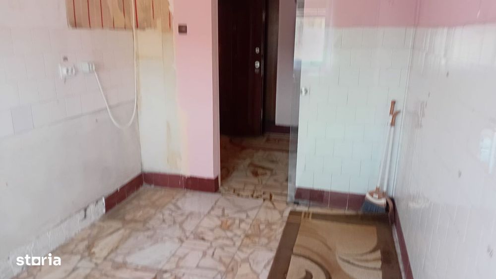 Vand apartament 2 camere Piata Mihai Viteazul