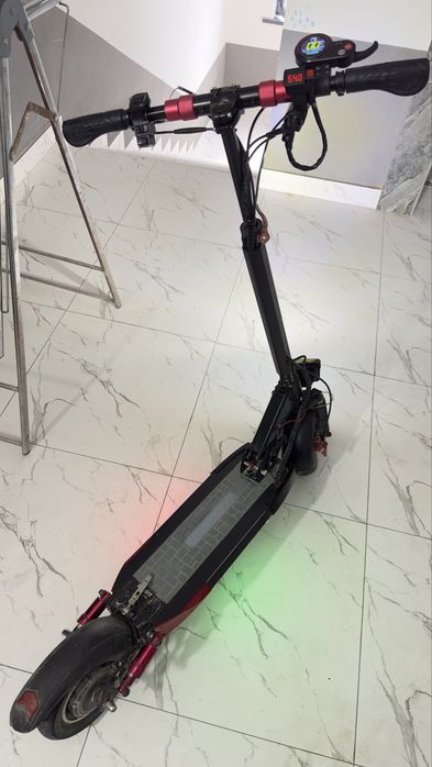 Kugo M4 PRO самокат срочно продается