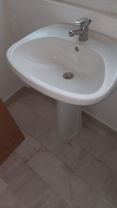 Chiuveta  cu  picior