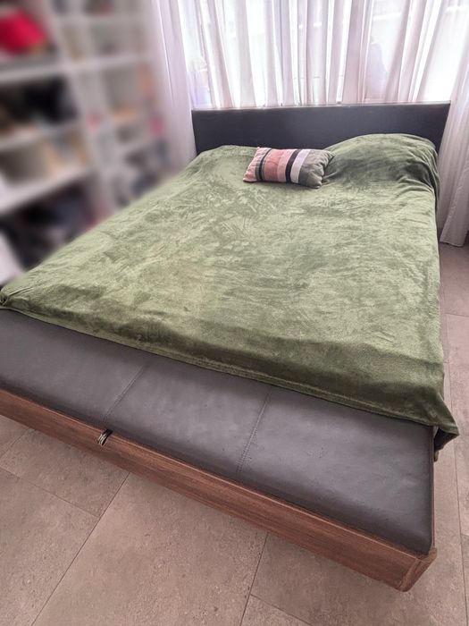 Pat dormitor cu noptiere si saltea 180/200