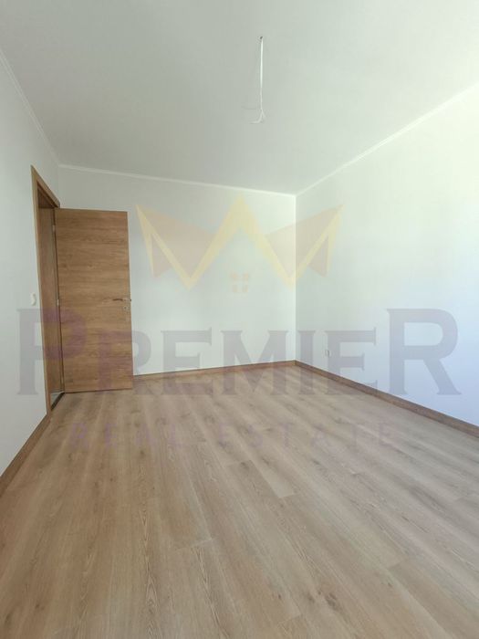 Продава се Двустаен апартамент в Варна, Виница - 74 кв.м за 1688 €/кв.м - Снимка #5