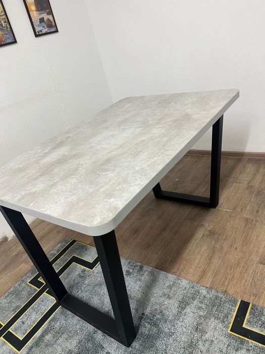 Стол для офиса для кухни