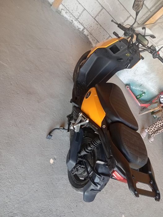 Scuter electric VMOTO