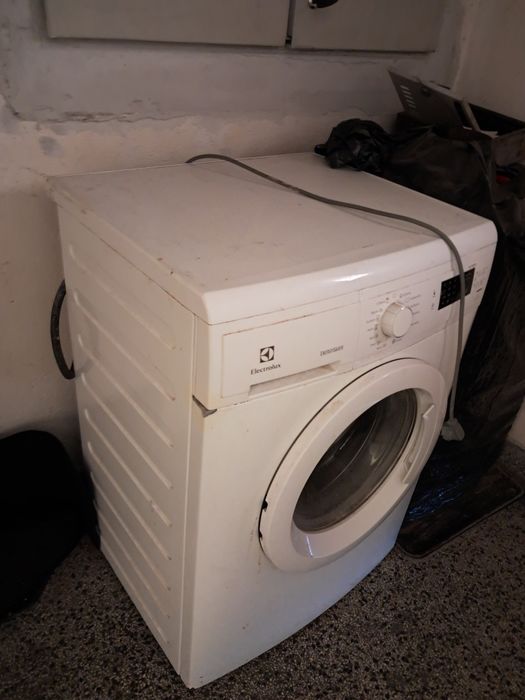 ПЕРАЛНЯ Electrolux