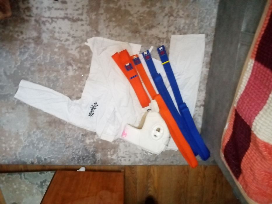 Кимоно кикушинкай со шлемом  и поясами,каждый пояс по 5000тг