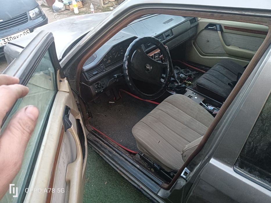 Мерседе Е200 124