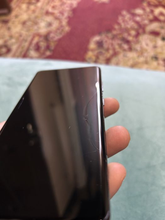 Samsung Galaxy S21 Ultra 5G 256GB 12GB RAM, funcțional, fisură ecran