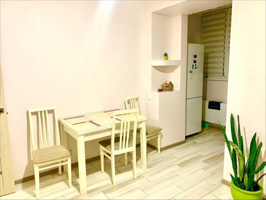 Сдаётся Квартира на метро ойбеке