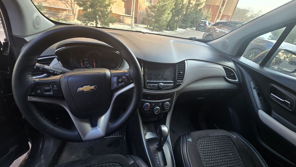 Chevrolet Trecker1 Primer