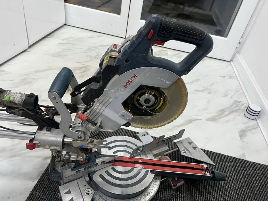 Se vinde circular Bosch