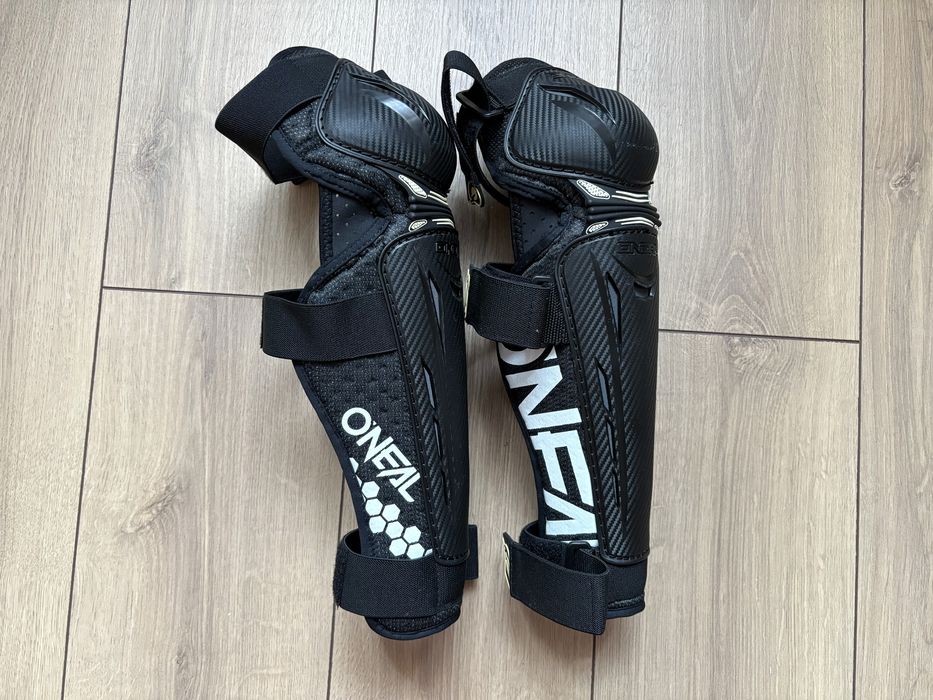 O'NEAL Trail FR Carbon Look protecții de genunchi și tibie