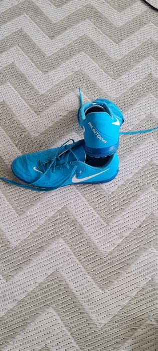 Adidasi nike fotbal mărimea 42