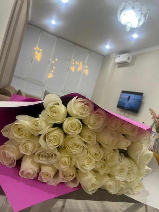 Белый роза букет метровый