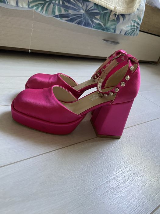 Дамски обувки на ток