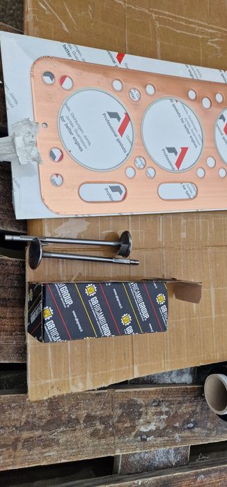 Supape admisie tractor fiat 615 fiat 715 750 etc fiat 815 850 pret 395