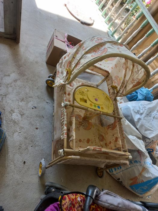 Кроватка манеж продаётся 2 в1