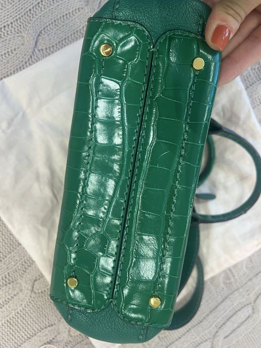 Coccinelle Emerald Croco – Ефектна дизайнерска чанта в изумрудено зелено