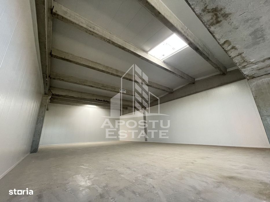 Doua compartimente de hala, in parc insdustrial, 1046 mp